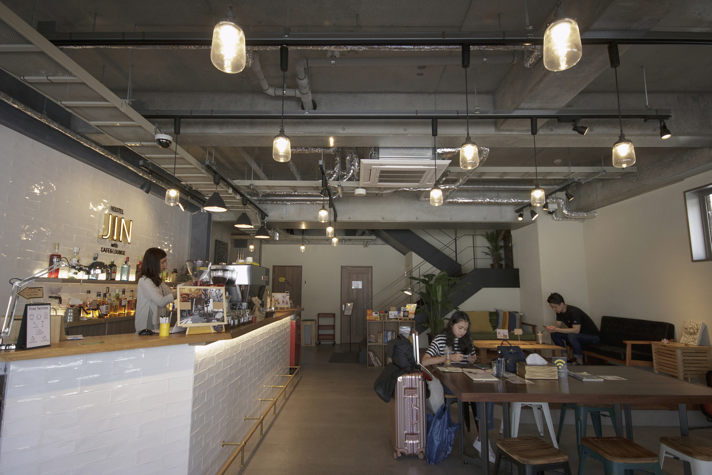 ホテル事業